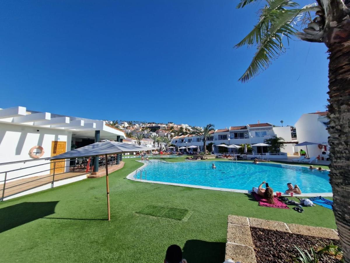 Lovely Sunny Apartment أذيخي المظهر الخارجي الصورة
